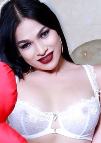 Sexy TS Filipina Hot Valentines Chick