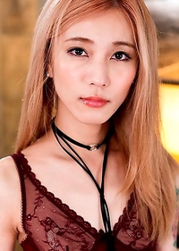 Chulin shows off her incredible femine body.