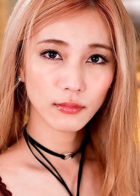 Chulin shows off her incredible femine body.