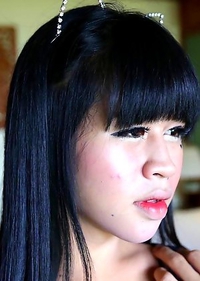 22 year old horny Thai ladyboy Dear gets naughty with white tourist
